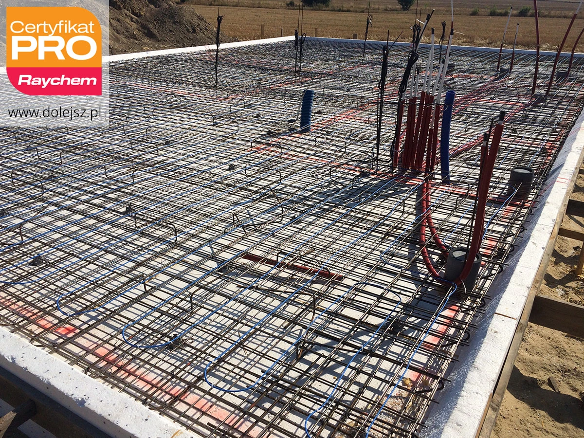 Elektryczne ogrzewanie podłogowe akumulacyjne w ciepłej płycie fundamentowej - Warszawa