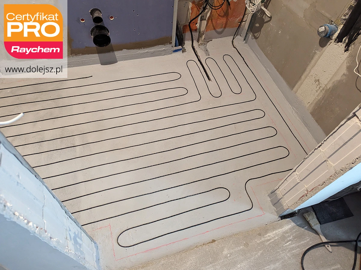 Łazienka z marmurem i elektrycznym ogrzewaniem podłogowym