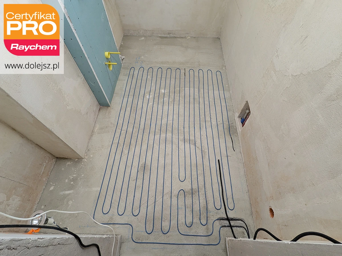Łazienka z ogrzewaniem podłogowym dwoma kablami grzejnymi Warszawa