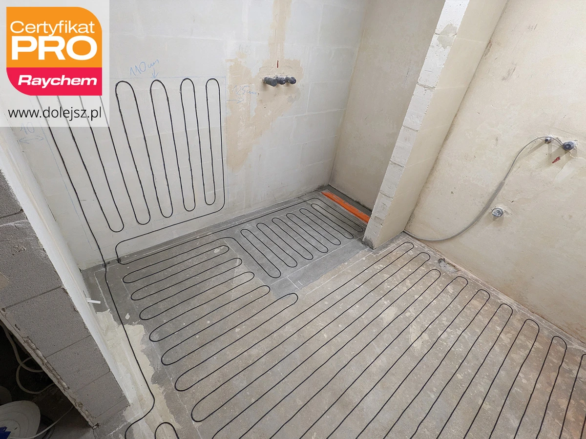 Nowoczesna łazienka z ogrzewaniem podłogowym i marmurem Warszawa