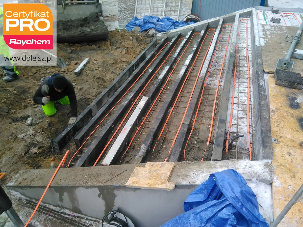 instalacja elektrycznego ogrzewania przeciwoblodzeniowego schodów Warszawa