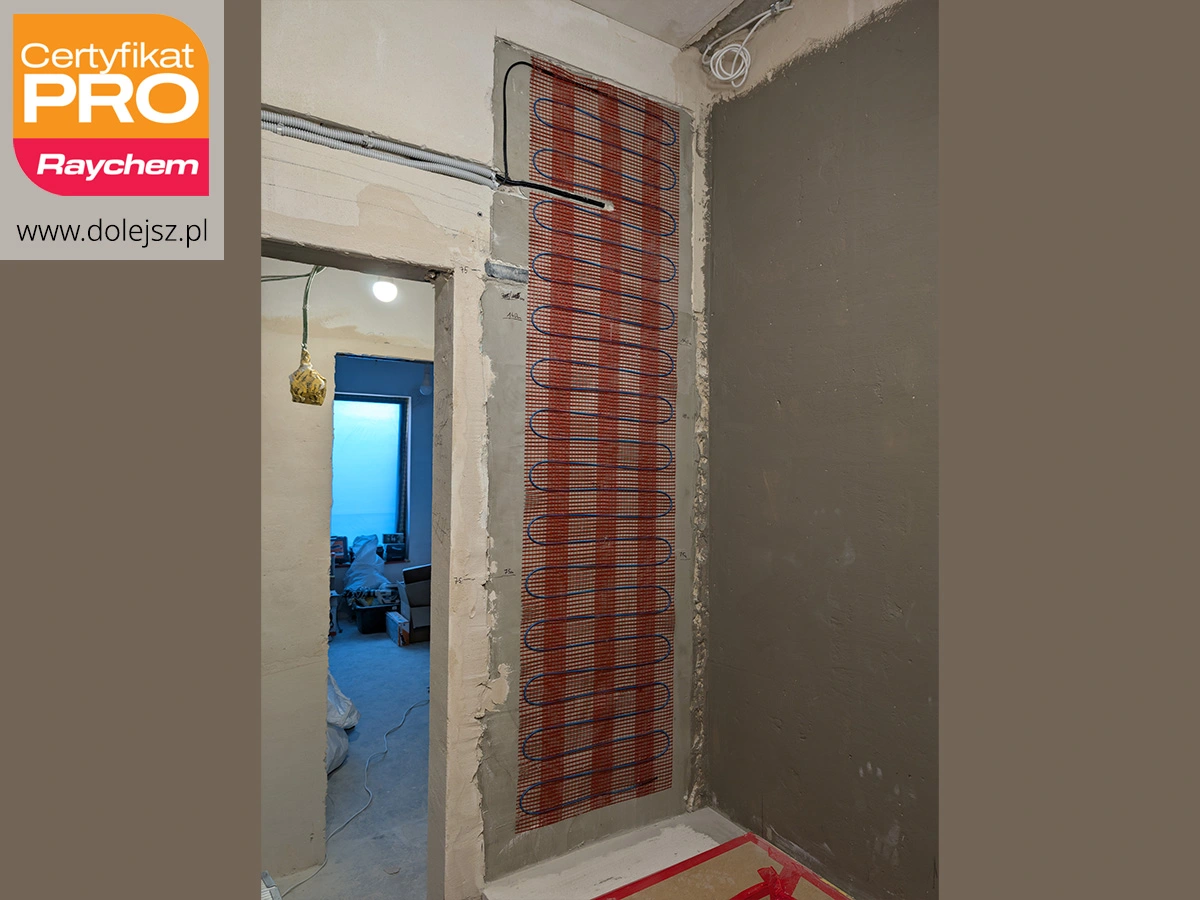 Elektryczne ogrzewanie ściany nad wanną do suszenia ręczników - Warszawa