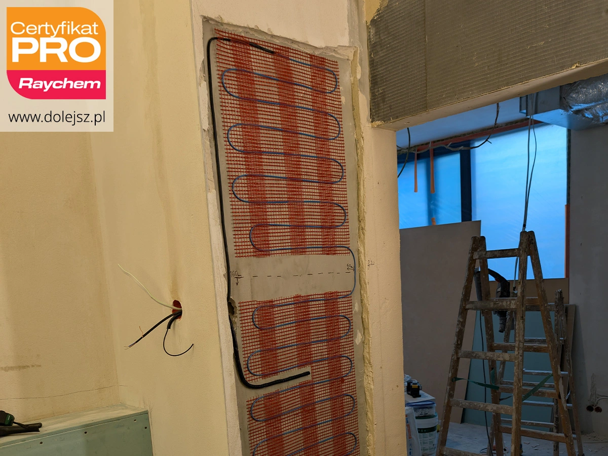 mata grzejna na ścianie w łazience Warszawa