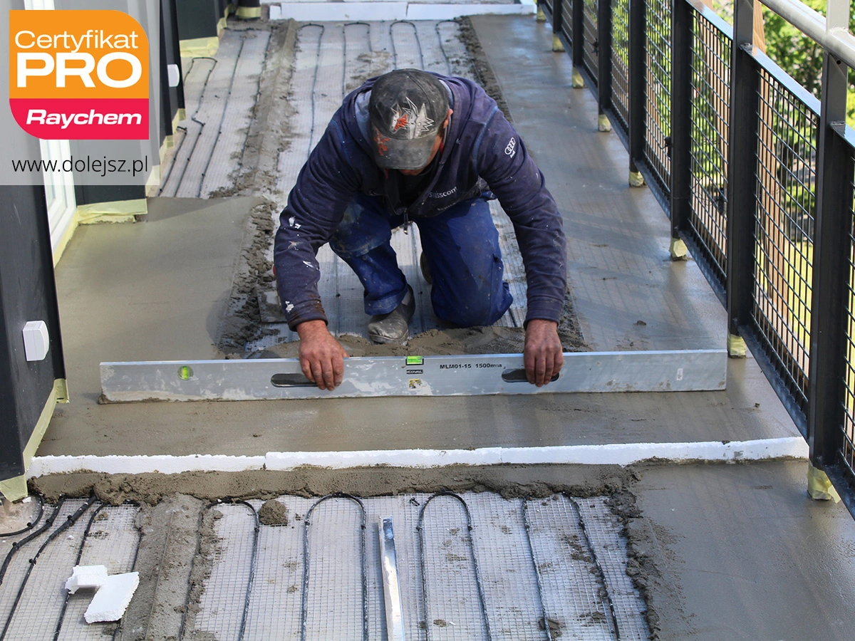 Instalacja elektrycznego ogrzewania przeciwoblodzeniowego na tarasie - balkonie