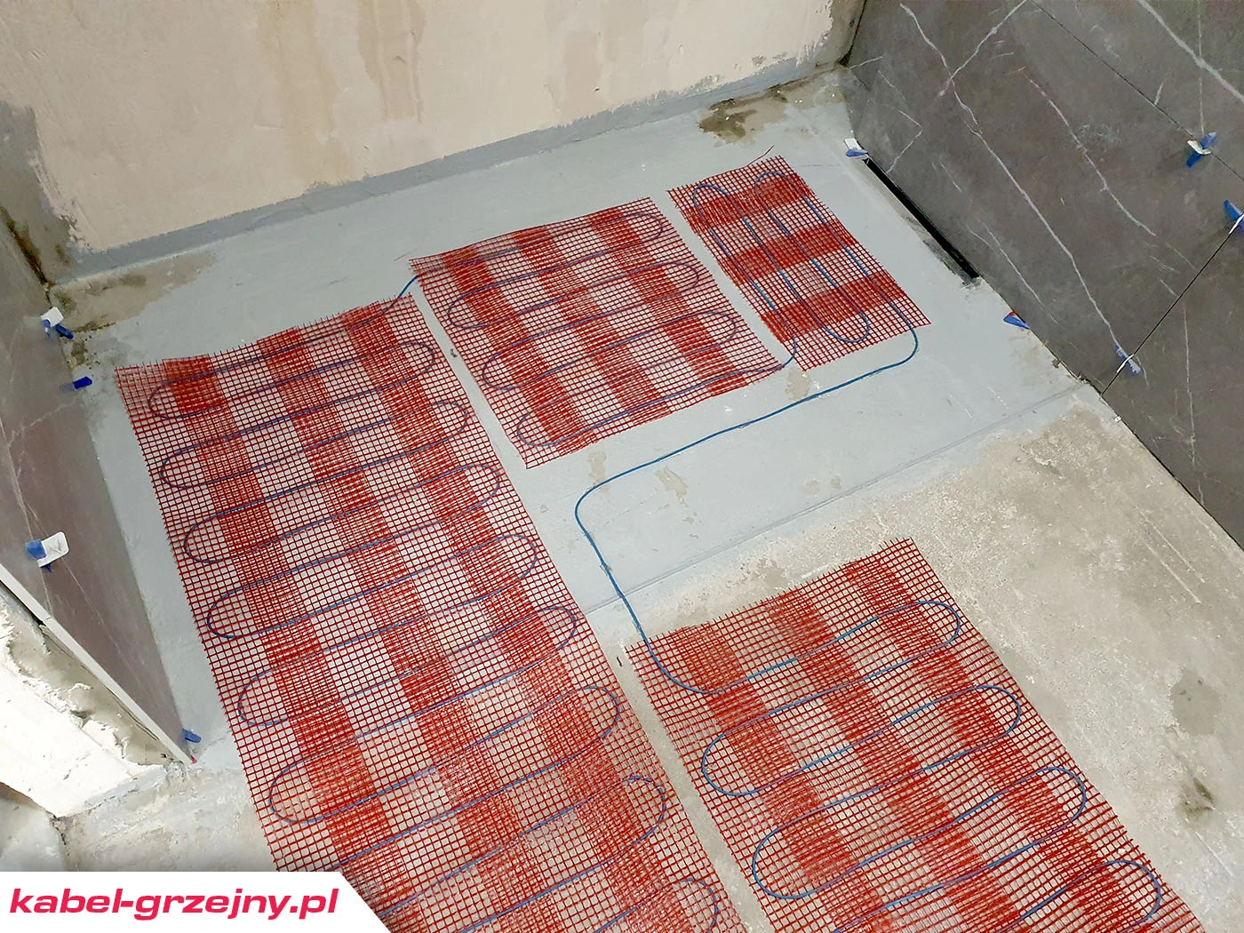 Elektryczne ogrzewanie podłogowe pod prysznicem w strefie "0"