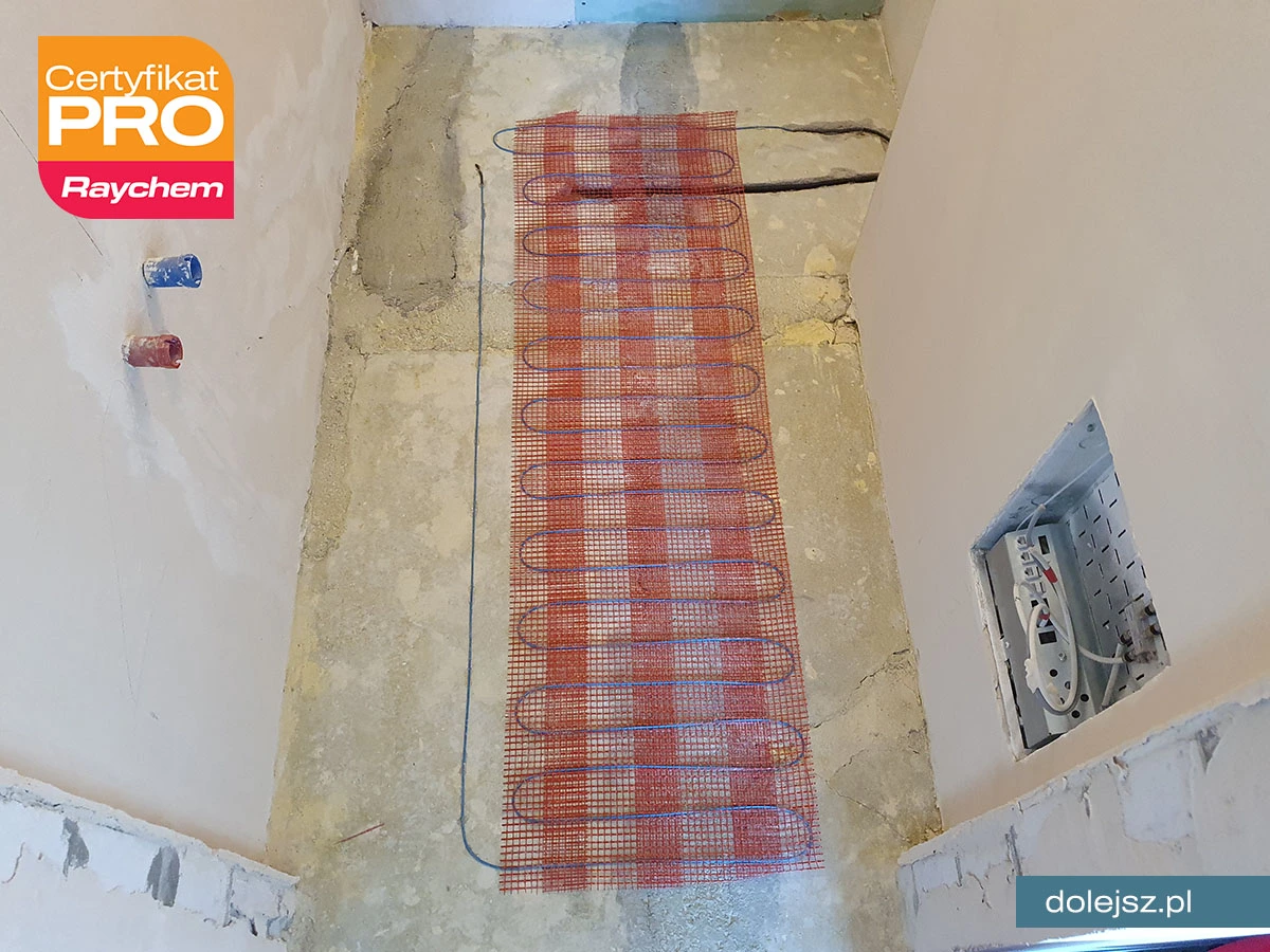 Elektryczne ogrzewanie podłogowe w toalecie montaż Warszawa