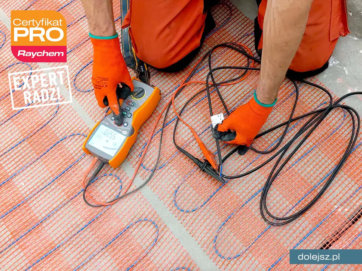 niewykonanie pomiarów może skutkować utratą gwarancji na elektryczną matę grzejną pod płytki